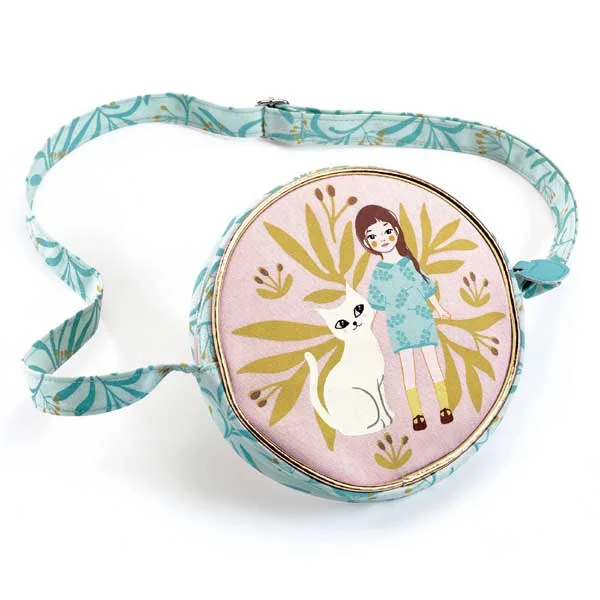 - Pregnant cat delivery room warming boxDjeco round cat bag